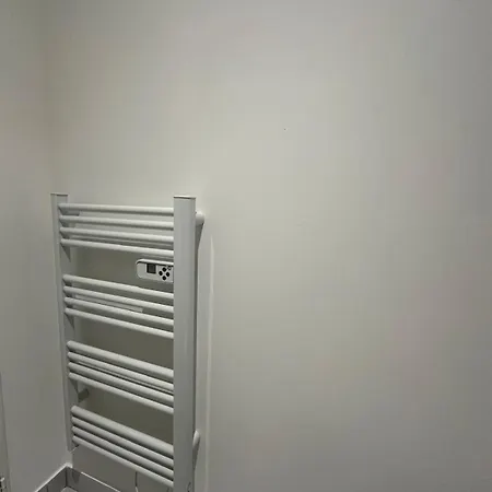 New Old Апартаменти Антіб