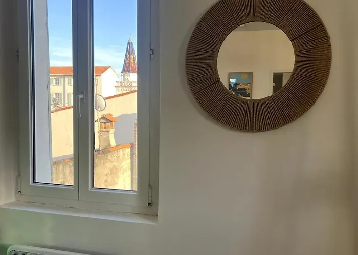 New Old Αντίμπ